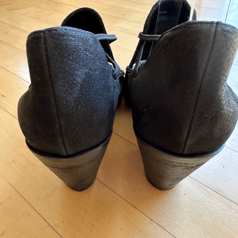 Eileen Fisher Alfie Black suede sandals,7.5 . CB2369 - Picture 4 of 7